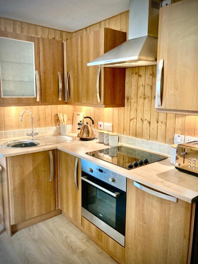 Aqua Shack At Pure Shores Retreats Apartman New Quay Kültér fotó